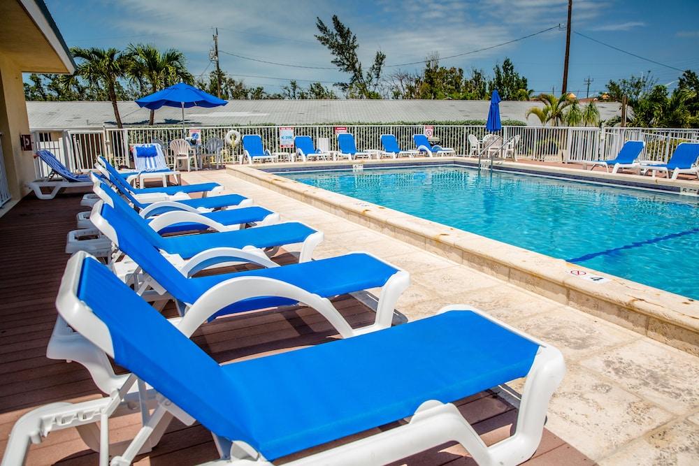 Hotel The Reef At Marathon Esterno foto